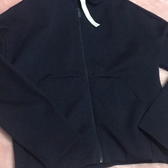 Lululemon jacket - Picture 3 of 6